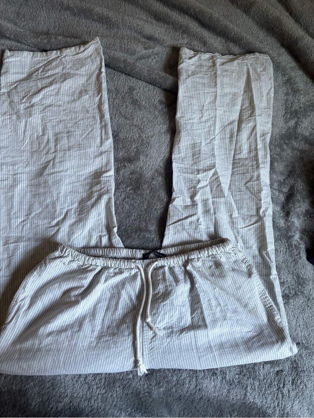 brandy melville line pants